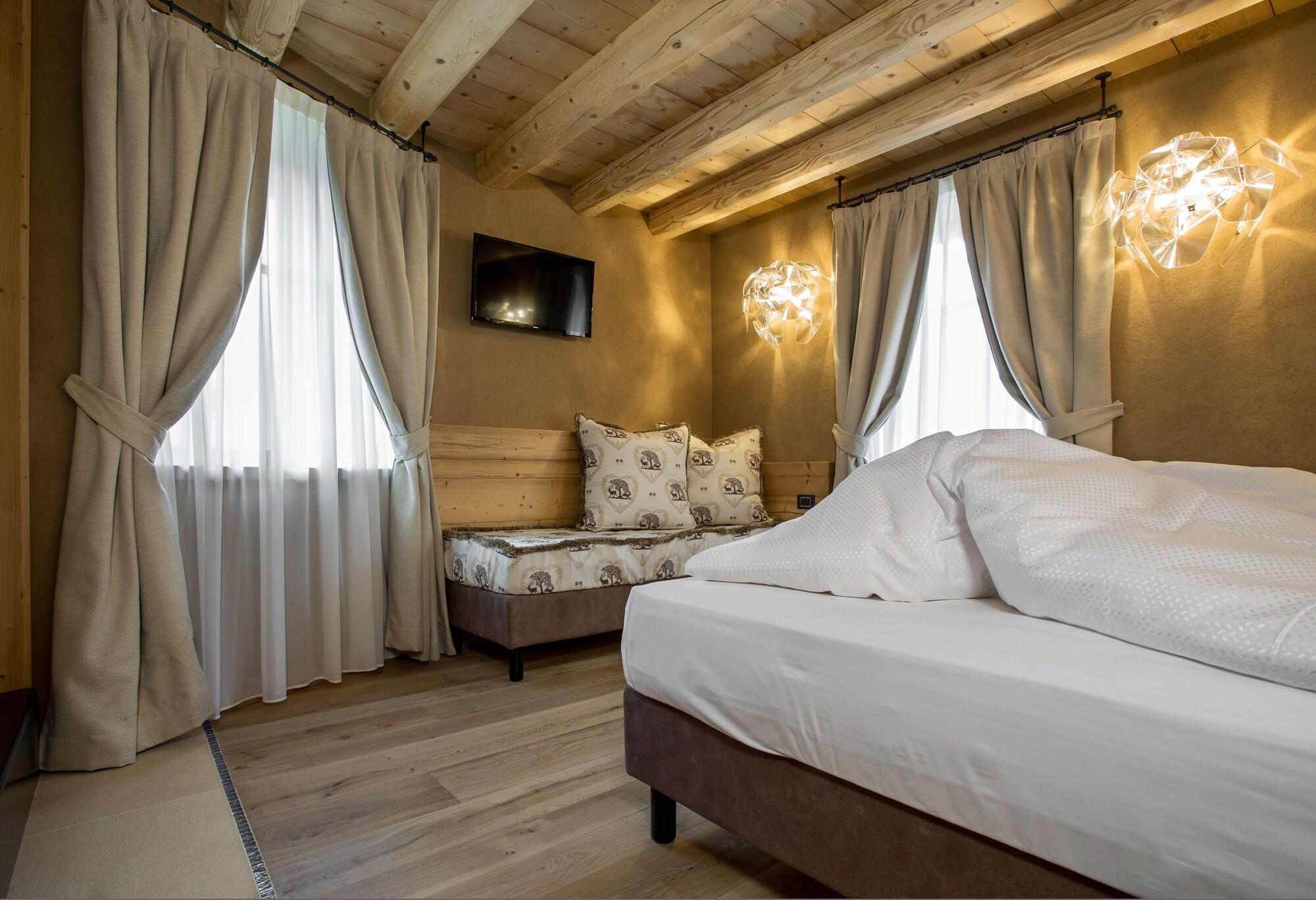 Hotel Orso Grigio Cavalese Kültér fotó