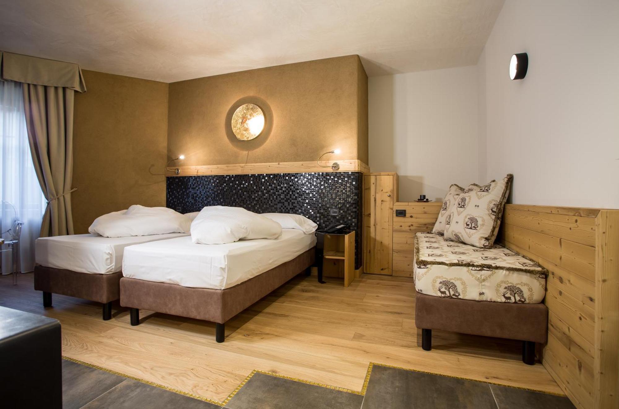 Hotel Orso Grigio Cavalese Kültér fotó