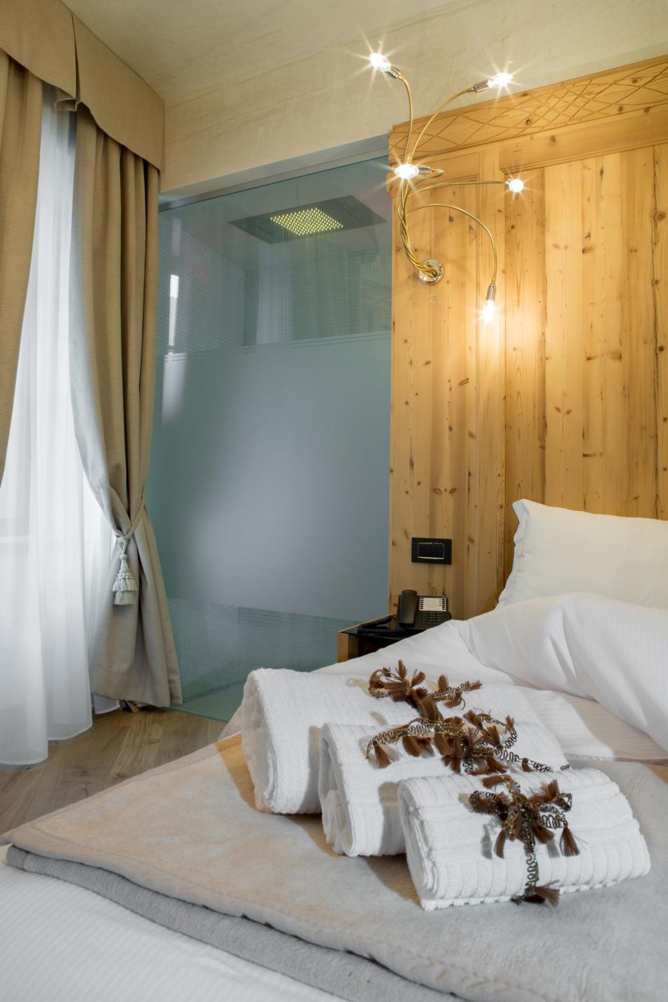 Hotel Orso Grigio Cavalese Kültér fotó
