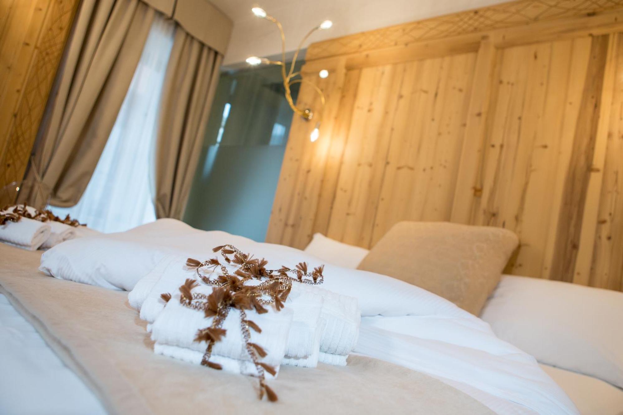 Hotel Orso Grigio Cavalese Kültér fotó